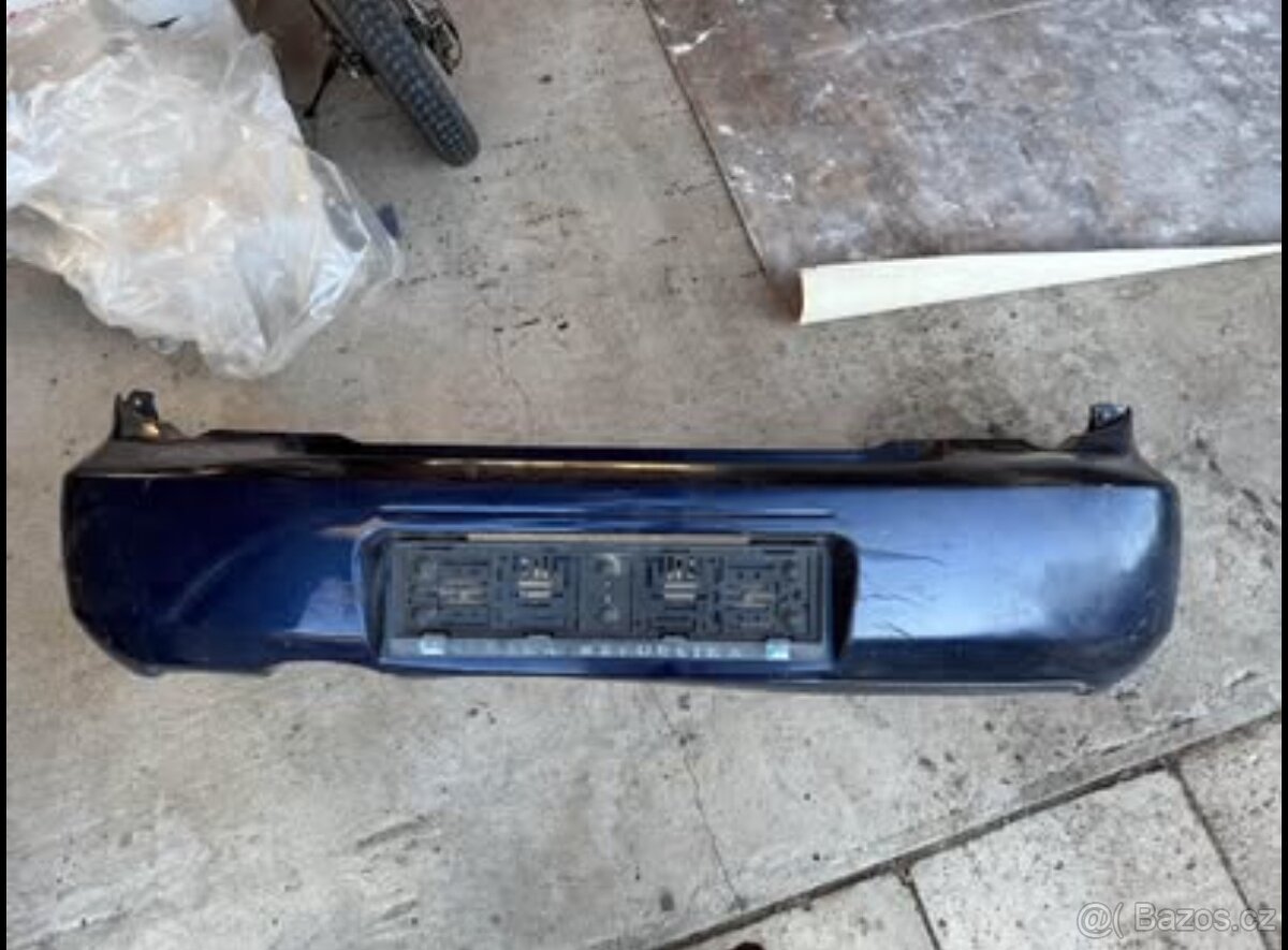 Subaru impreza 2003 kombik zadní nárazník Fl