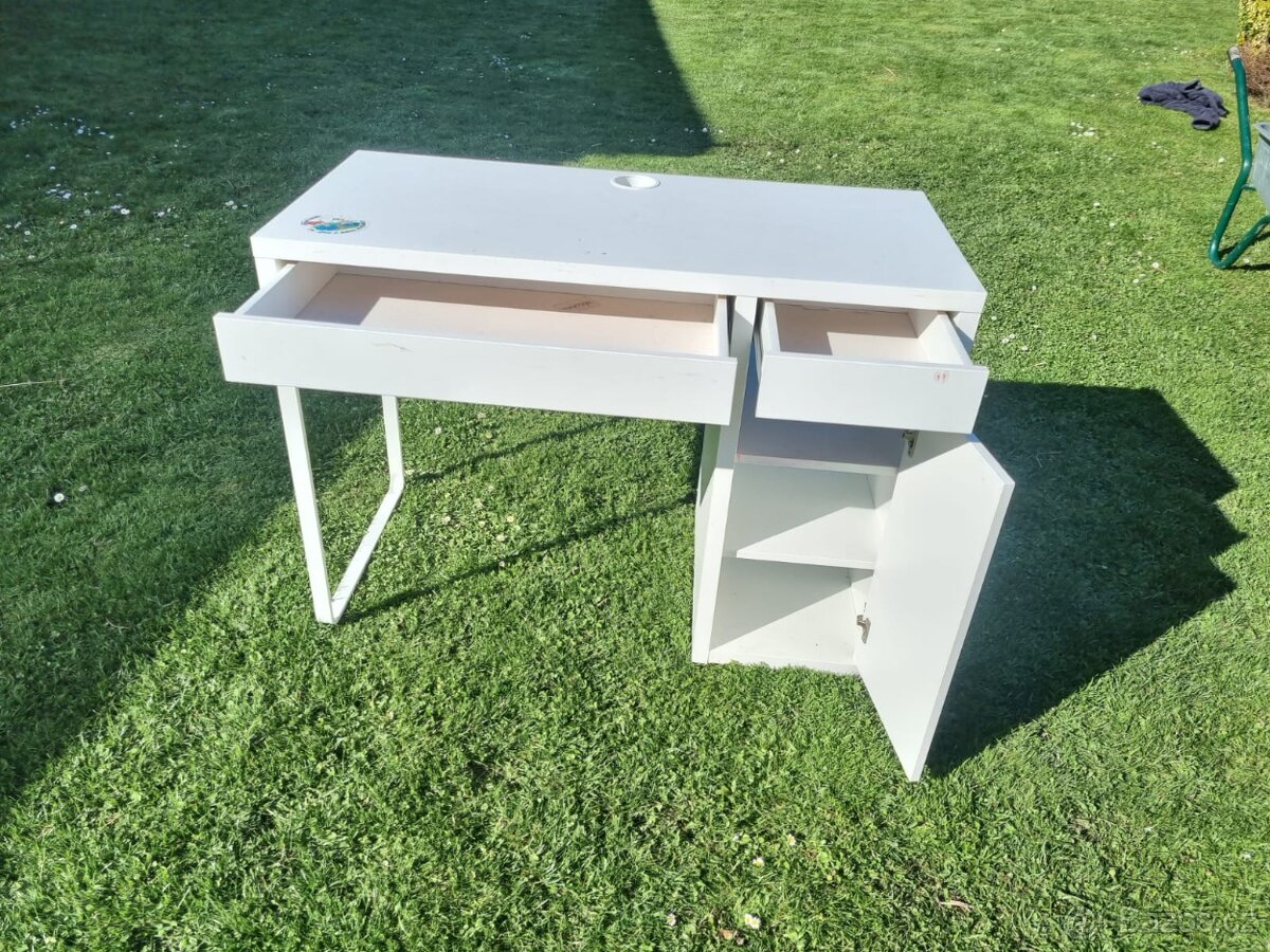 Dětský psací stůl Ikea