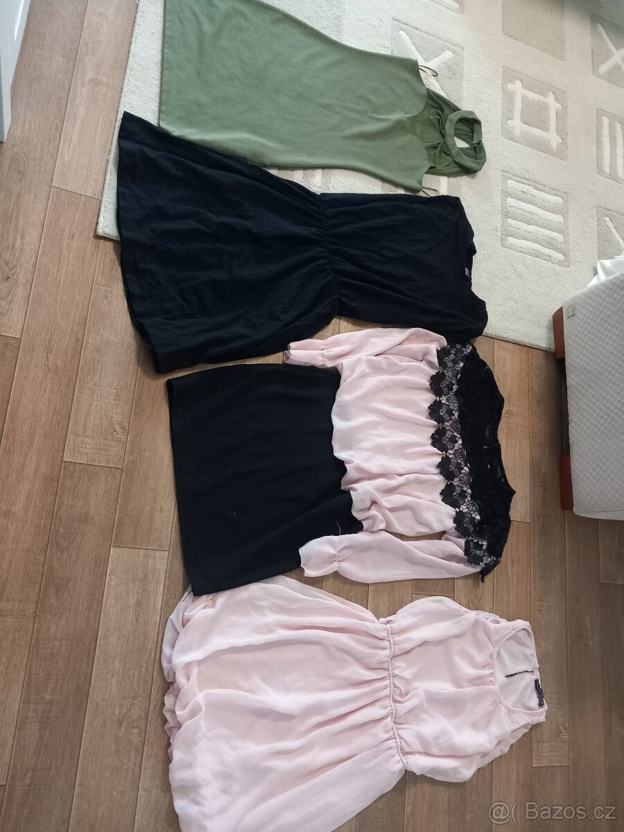 4x pěkně šaty velikost S Cena za vše 150kc