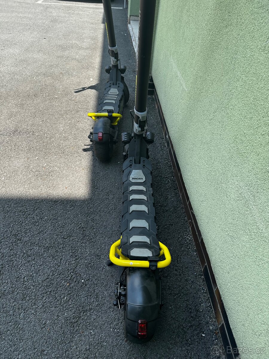 Elektro koloběžka DUCATI
