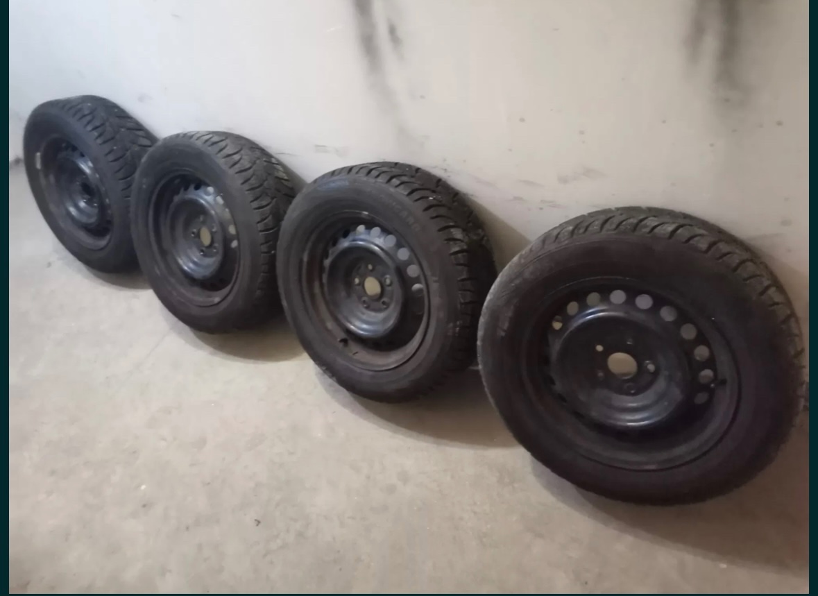 Pneu 215/55R16