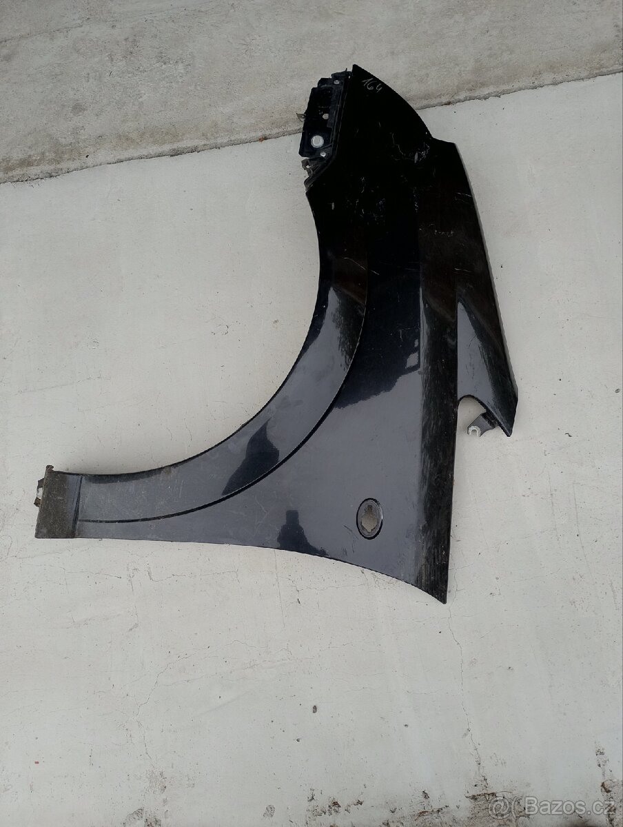 Přední blatníky Opel Meriva (Díl určen na lak)