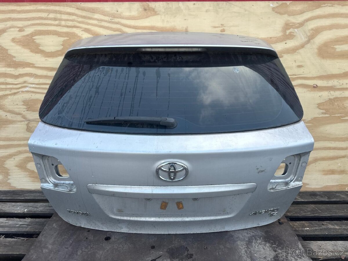 Páté dveře Toyota Avensiss T27