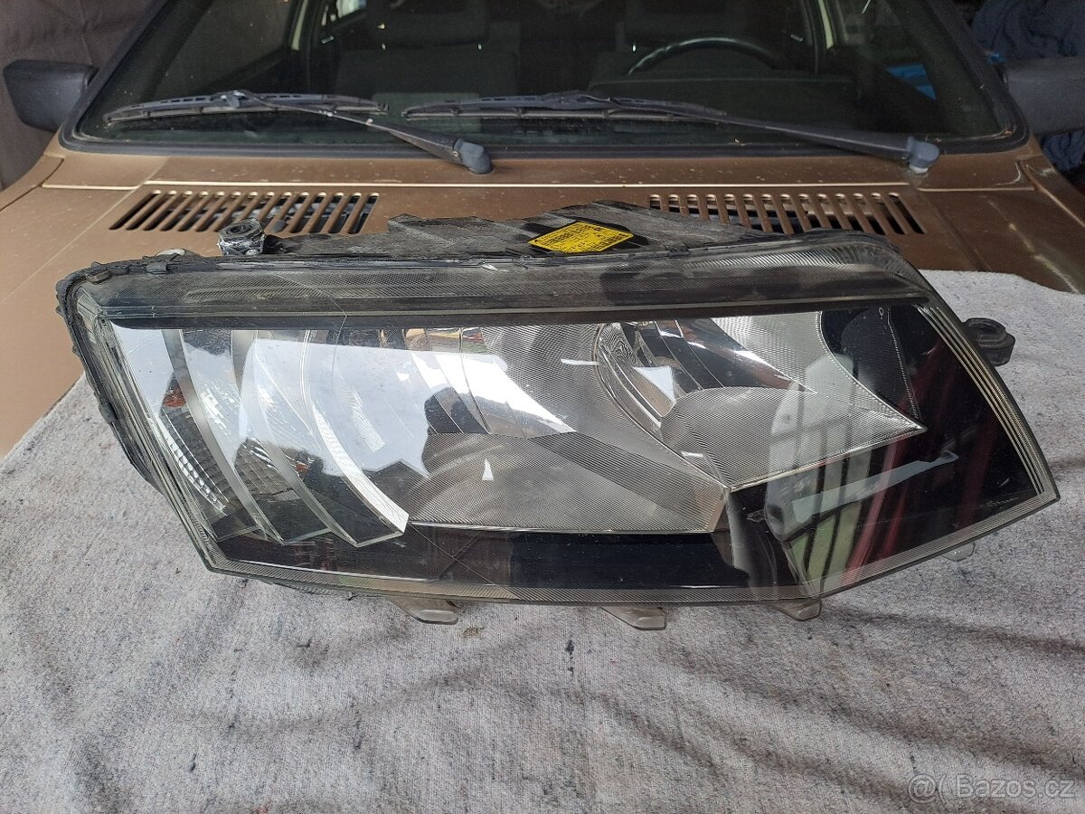 Škoda Octavia III 3 Pravé př. světlo.