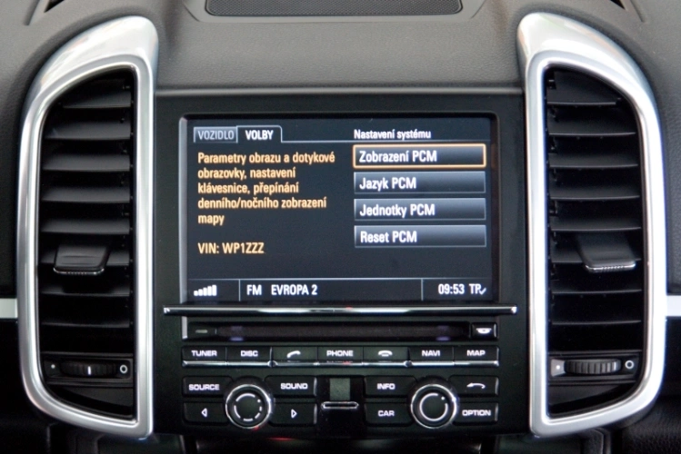 Oprava jednotek Porsche PCM 3.1, aktualizace navigace