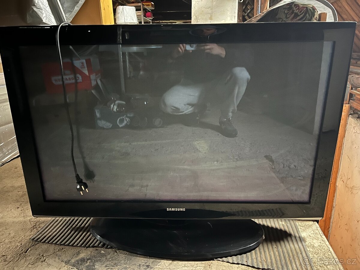 SAMSUNG 42 úhlopříčka