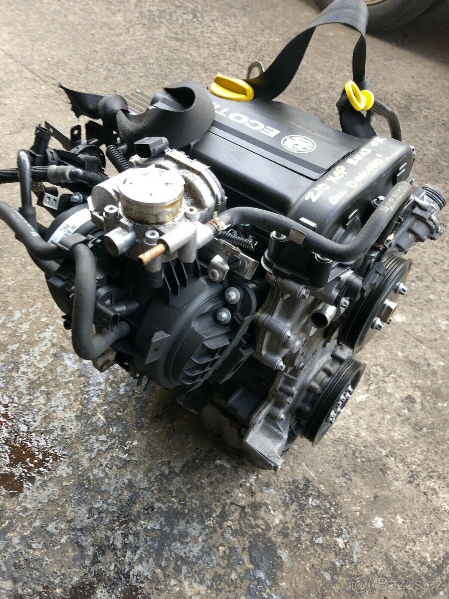 Prodám motor Opel Corsa Agila 1.0 12v 44kw Z10XEP. Motor je