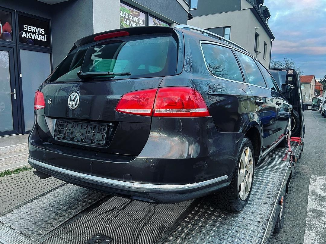 Vůz na náhradní díly VW Passat B7 kombi 2011 CFGB MSU LC8Z