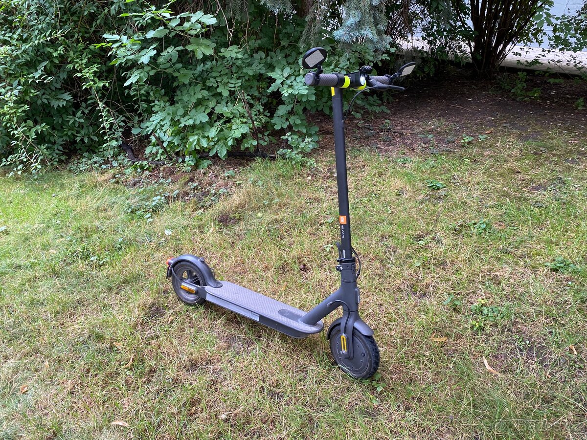 El. koloběžka Xiaomi - Mi Electric Scooter 1S
