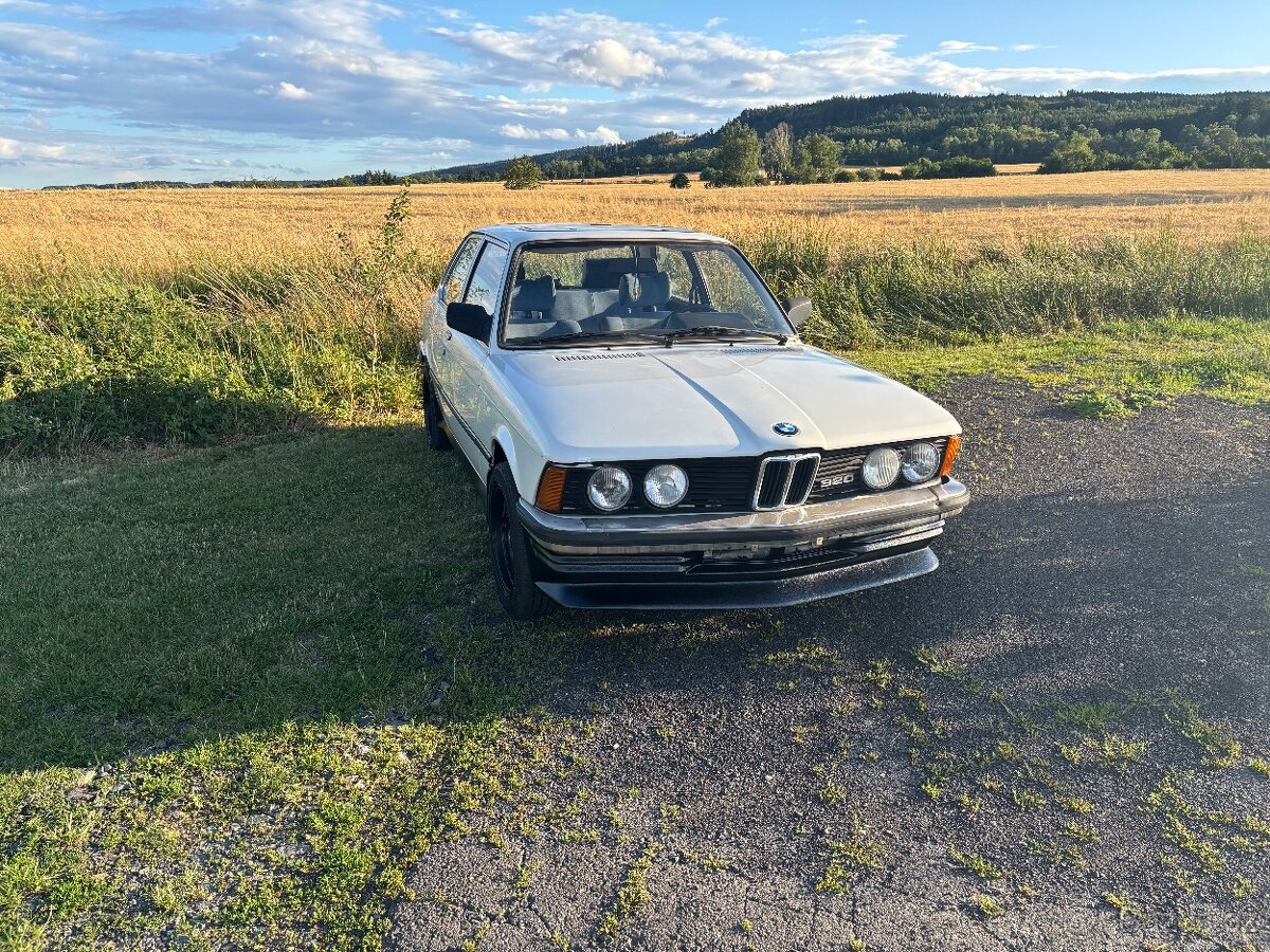 BMW 320 e21