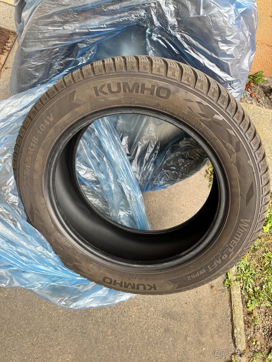 Zimní pneumatiky 235/55R18 104V, Kumho, WINTERCRAFT WP52