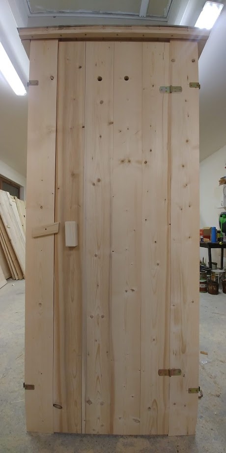 Nová velká dřevěná udírna – tl. 20 mm, – Doprava po ČR zdarm