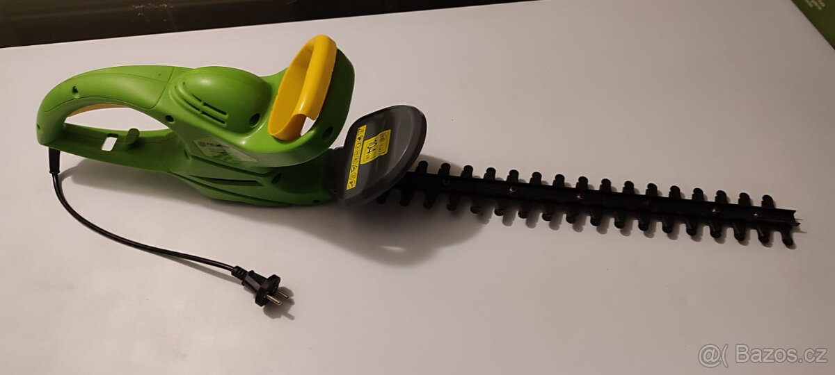 Prodám elektrický plotostřih Fieldman