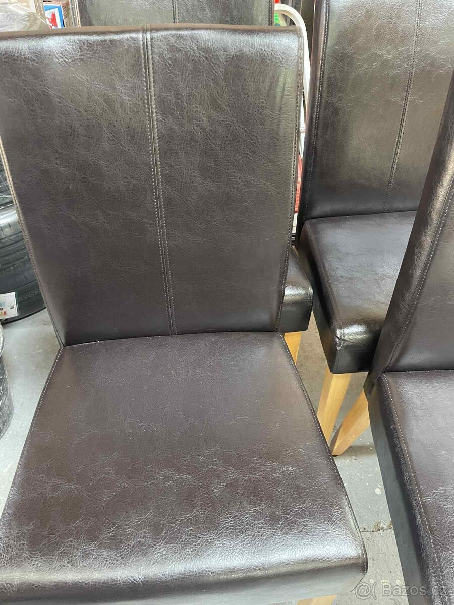 Prodám opravdu luxusní židle 5 kusů temně hnědá Nappa kůže.