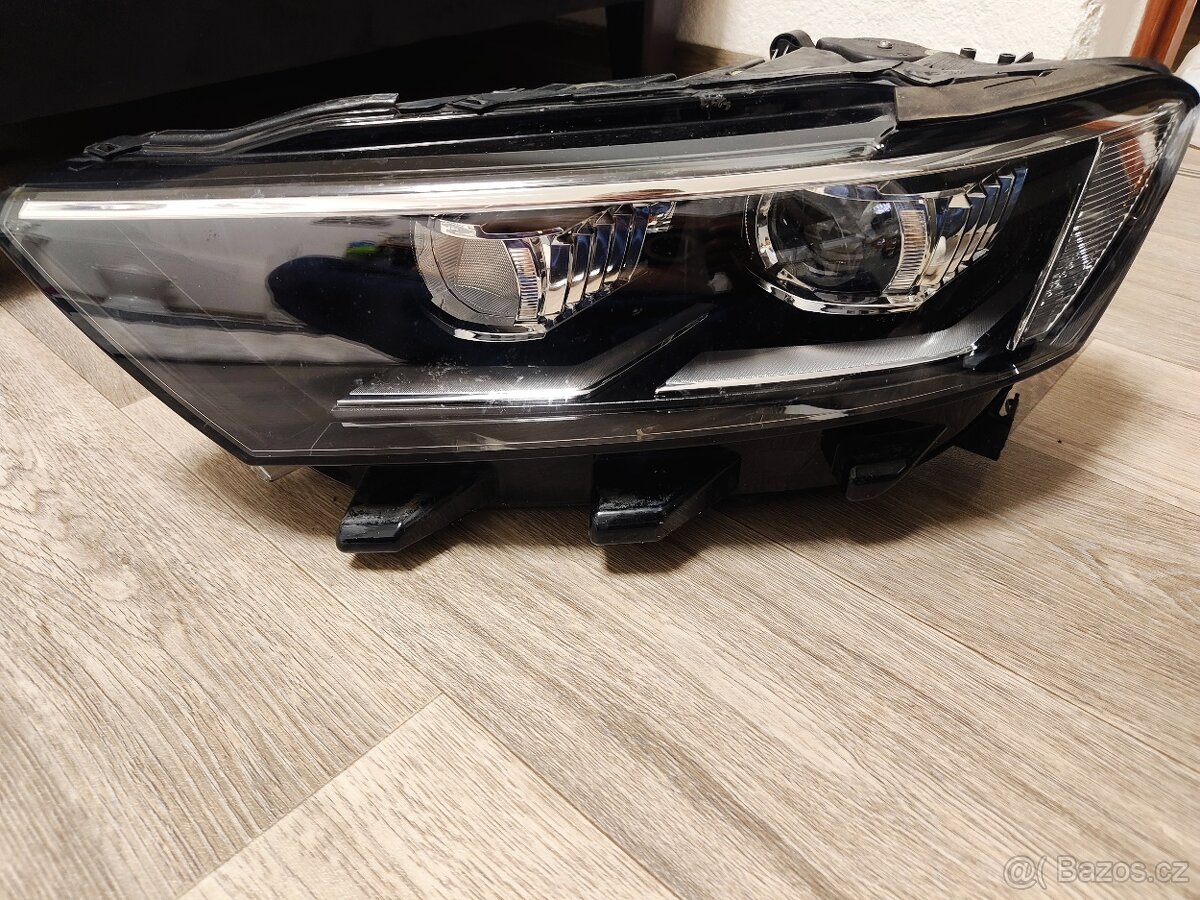 VW T-Roc Full LED  levé světlo