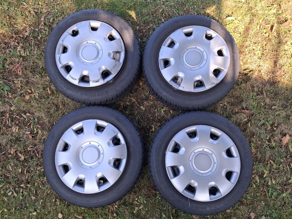 Sada 4ks zimní pneu s plechovými disky na Škoda Rapid