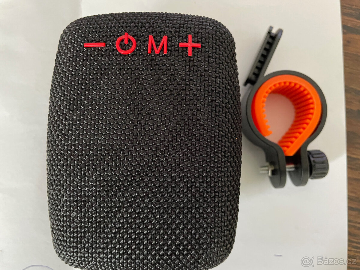 bezdrátový BT reproduktor s FM rádiem za 300,-