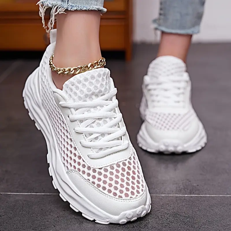 Bílé letní tenisky