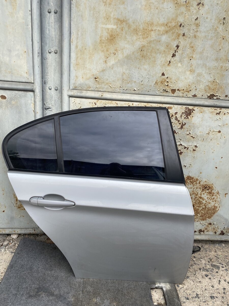 Zadní dveře bmw e90