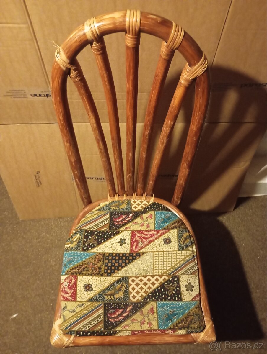 Dřevěná židle