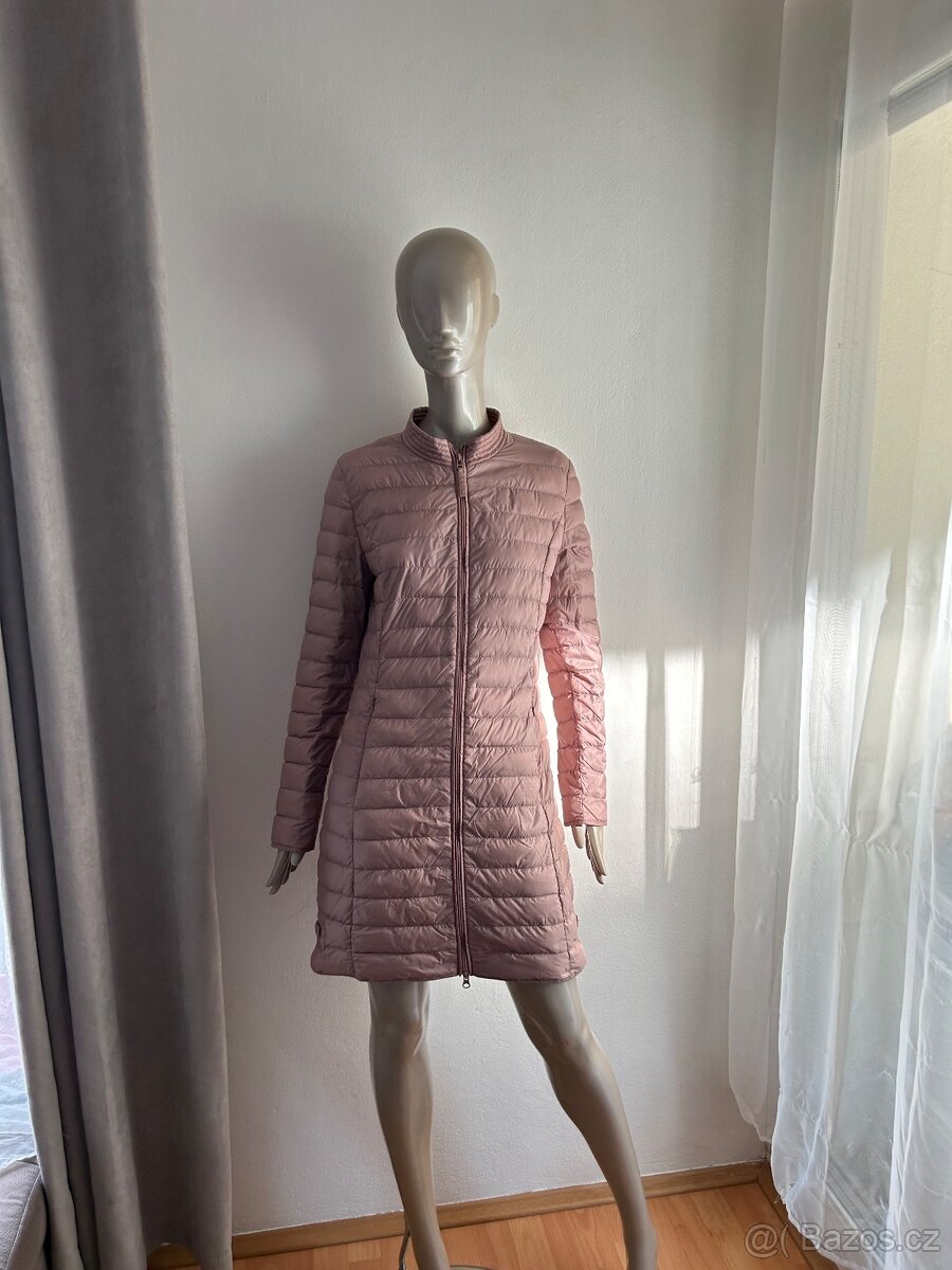 Dámská bunda vel XS značka Cartoon a vyplň peří nova