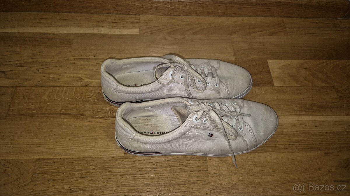 Tommy Hilfiger tenisky za 20,-