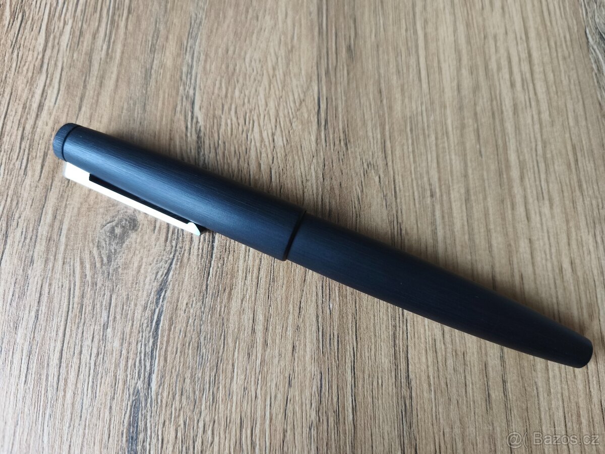 Plnící pero Lamy 2000