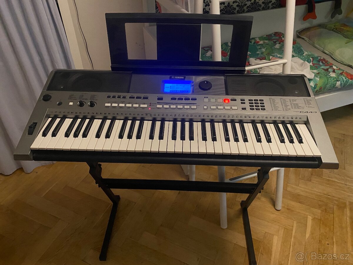 Keyboard Yamaha PSR E443