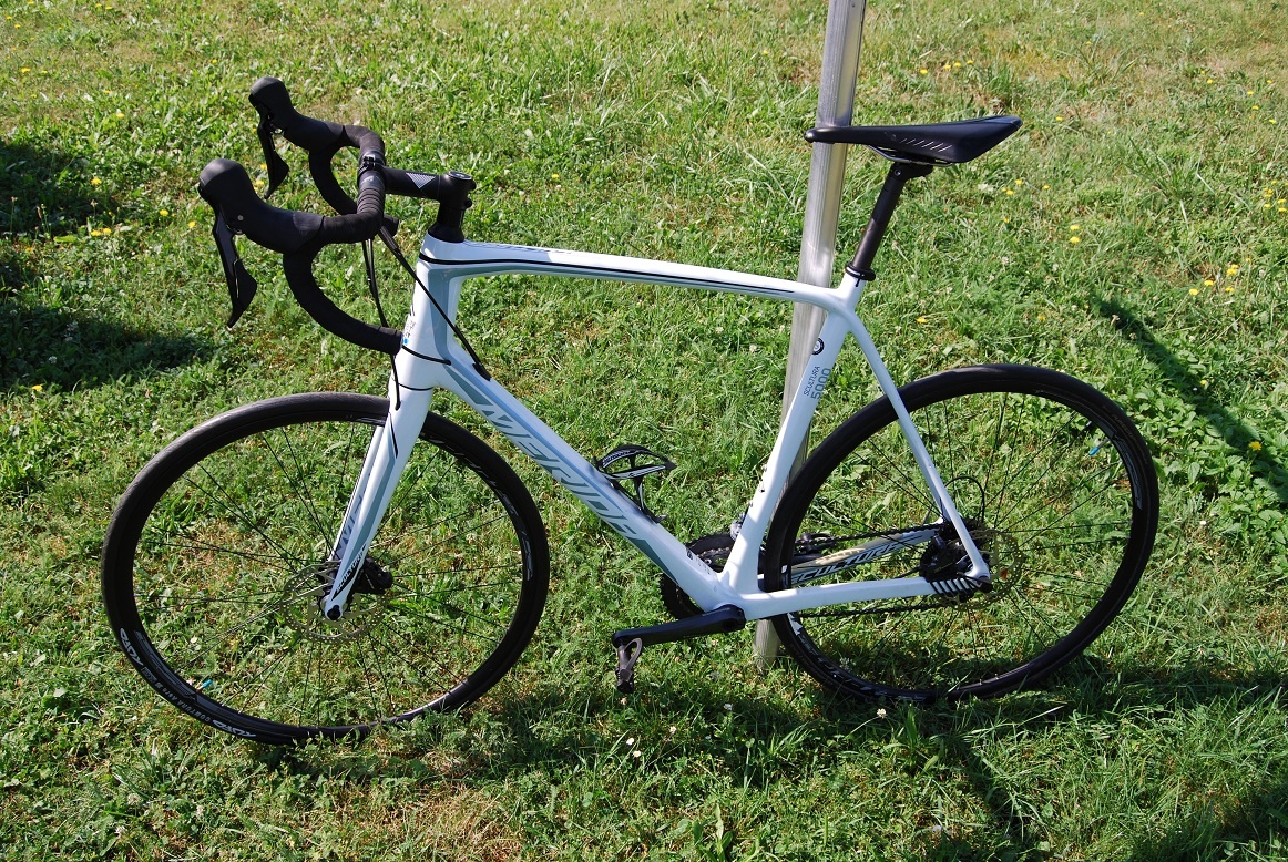 Karbonová Merida Scultura Disc, kotoučové brzdy