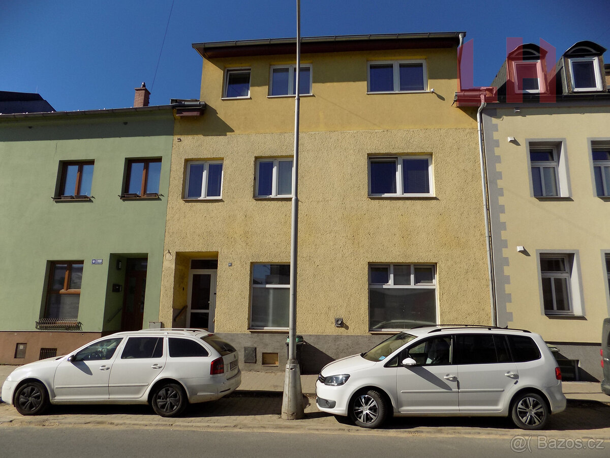 Prodej rodinného domu, 2 bytové jednotky, 1 nebytový prostor