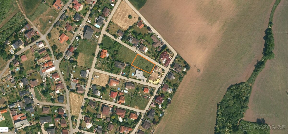 Prodej stavebního pozemku 1223 m2 v obci Čakovičky