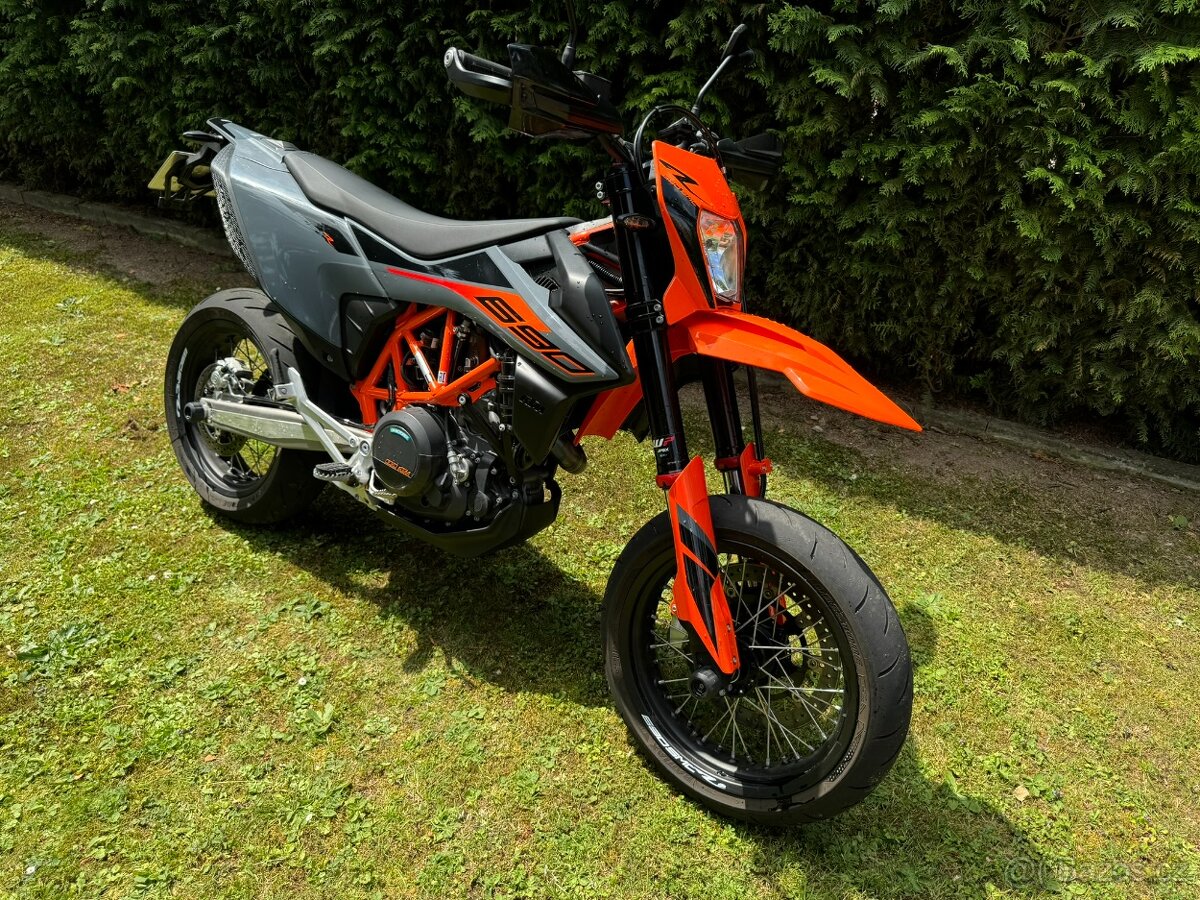 KTM 690 SMC R (2022)