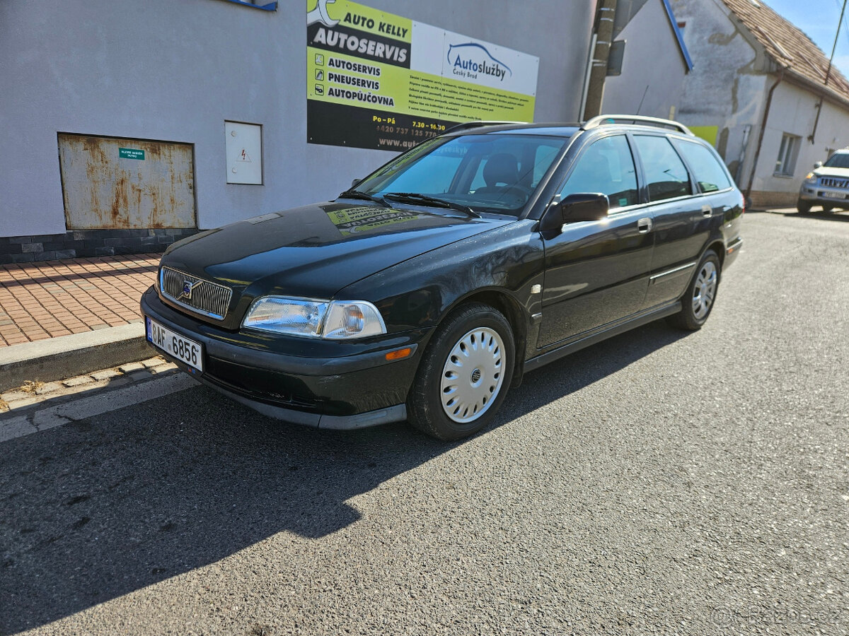 Volvo V40 Combi 1,8i Benzín, 90KW