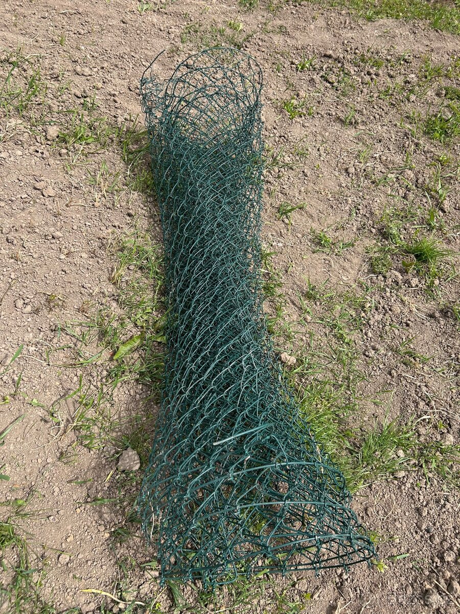 Pletivo výška 150cm, délka cca. 4,8m
