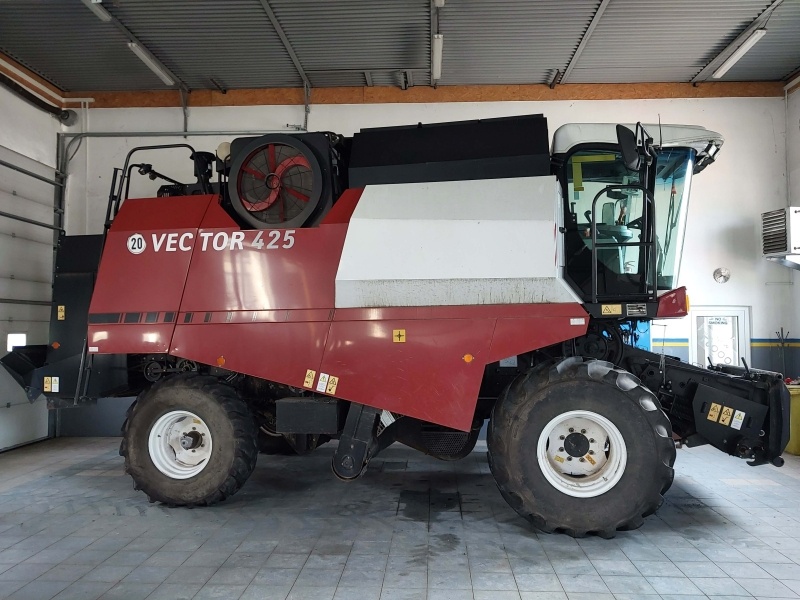 Sklízecí mlátička ROSTSELMASH VECTOR 425 + PowerStream 600
