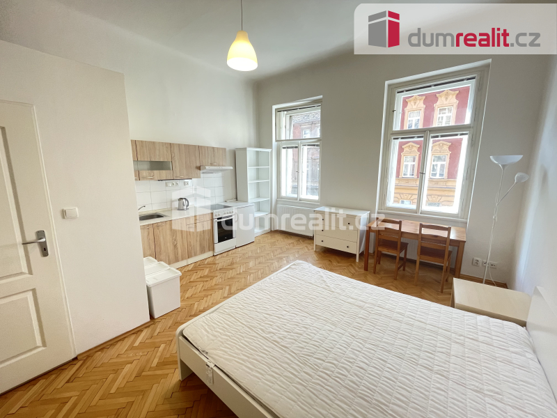 Pronájem bytu 1+kk 25 m2 P5 Anděl zařízený po rekonstrukci c