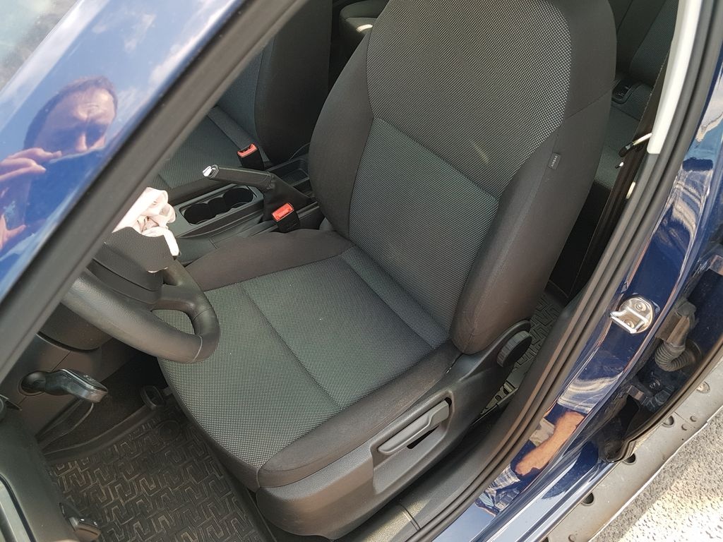Přední sedadla Active s airbagy, Škoda Octavia III