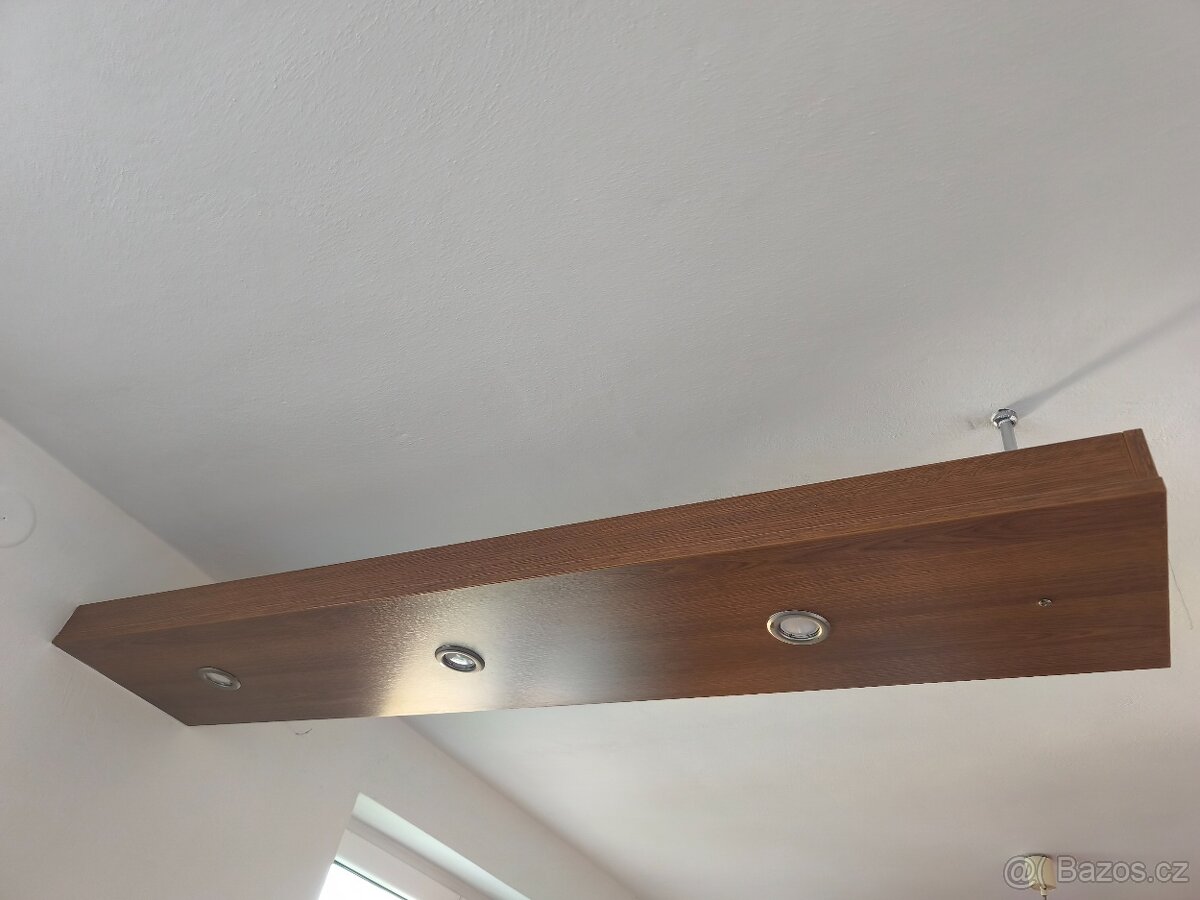 Bar včetně kuchyňské linky