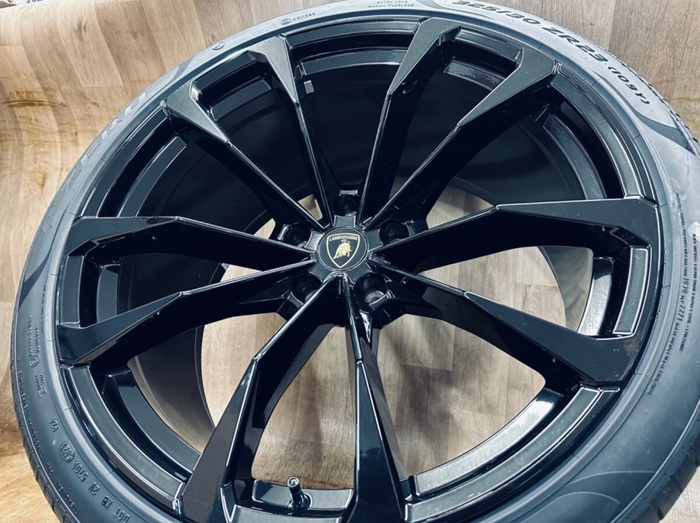 TOP letní sada Lamborghini Urus R23 originál