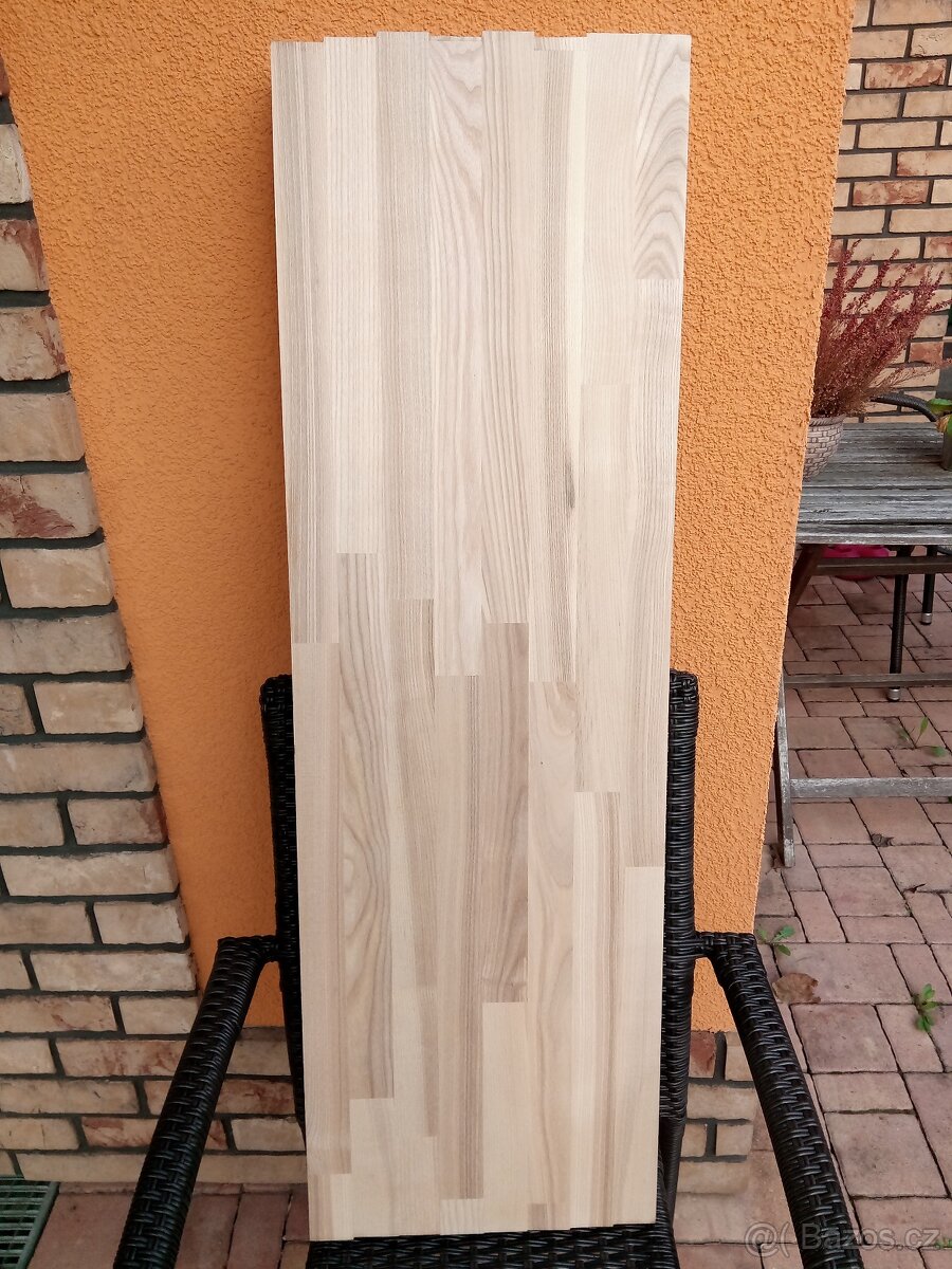 Jasanová schodnice masiv - spárovka cinkovaná