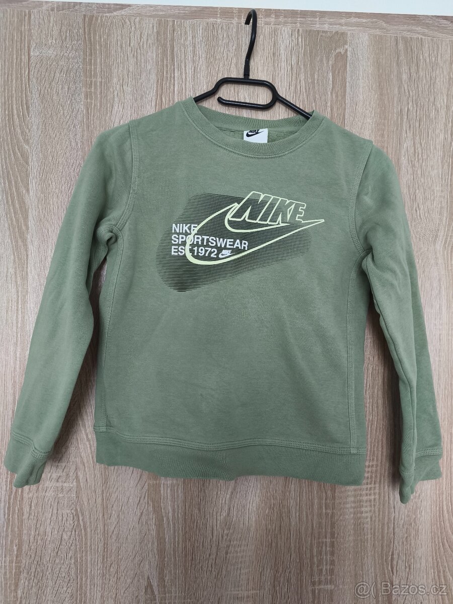 Chlapecká mikina zelená NIKE ve vel. 128-137 cm