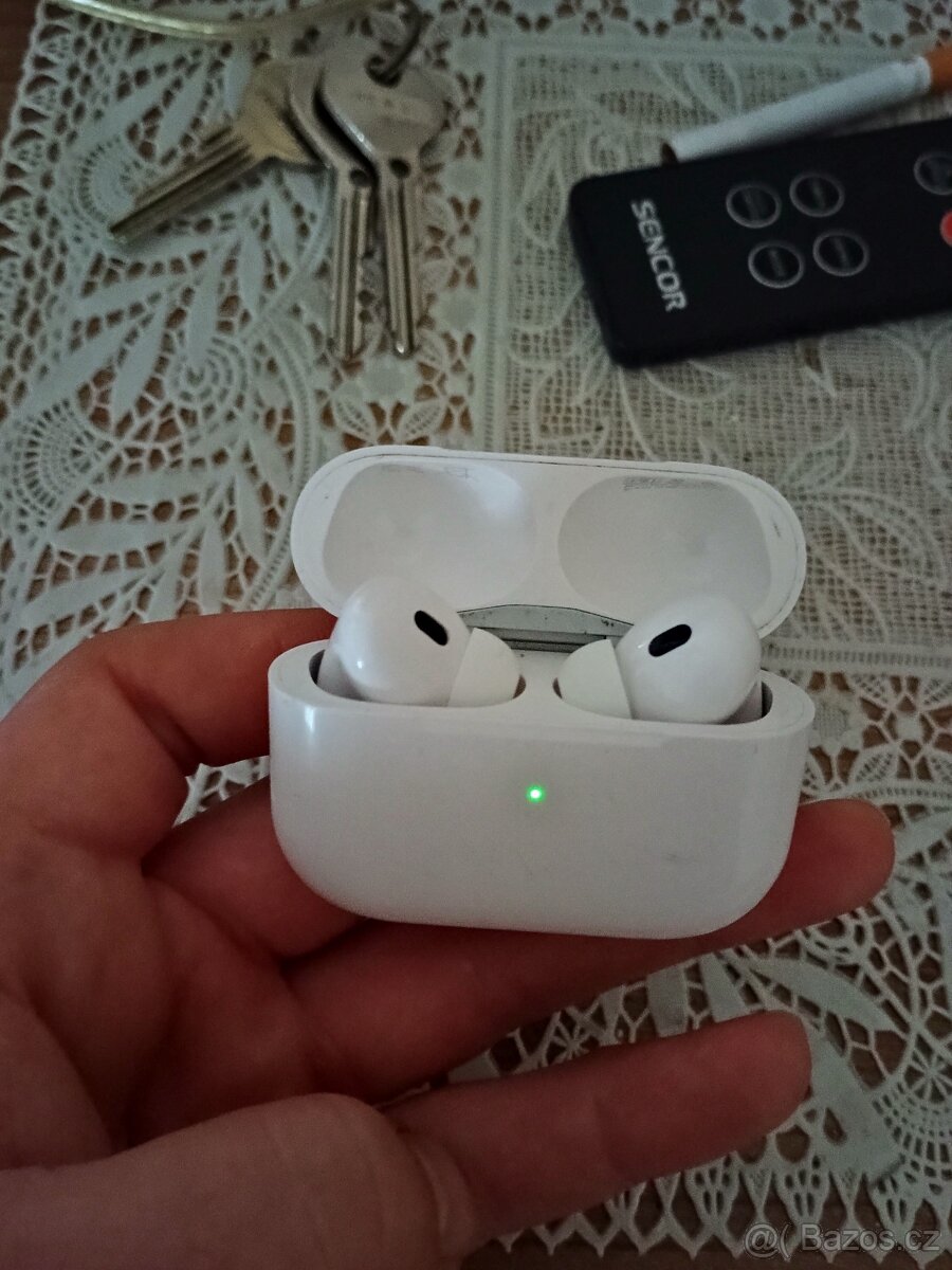 apple airpods pro 2 lightning