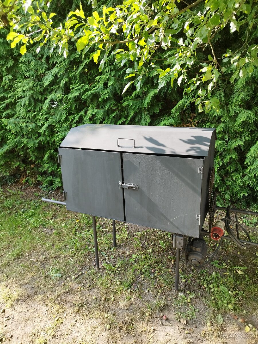 Gril na kýtu, krůtu, kuře