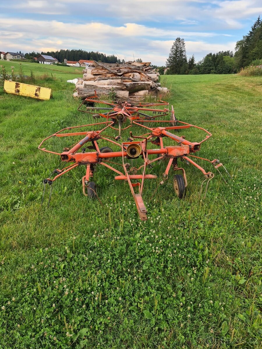 Obraceč sena Deutz Fahr 5m výborný stav