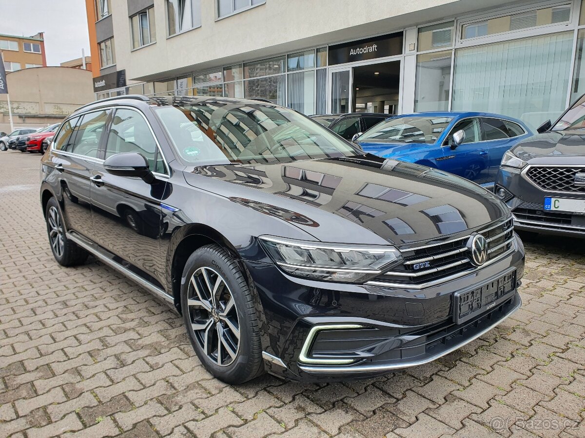 VW Passat B8 GTE Variant 1.4TSI 160kW DSG - záruka Autodraft