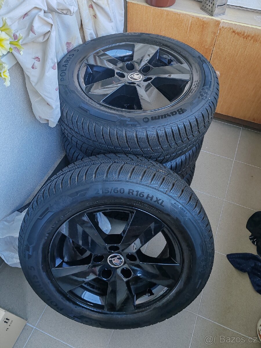 Alu kola skoda Superb 3 215/60/16 zimní gumy