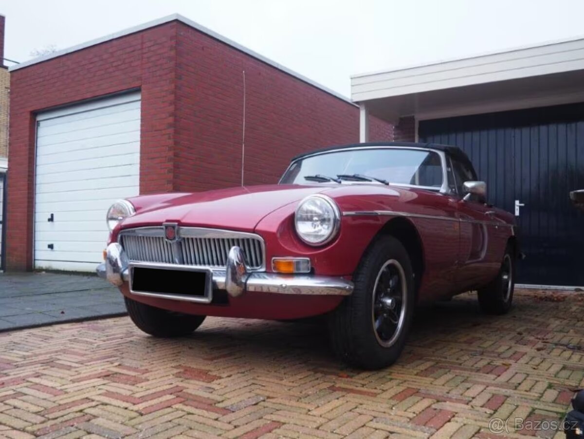 MG B 1.8 Roadster, r. v. 1976, červená metalíza