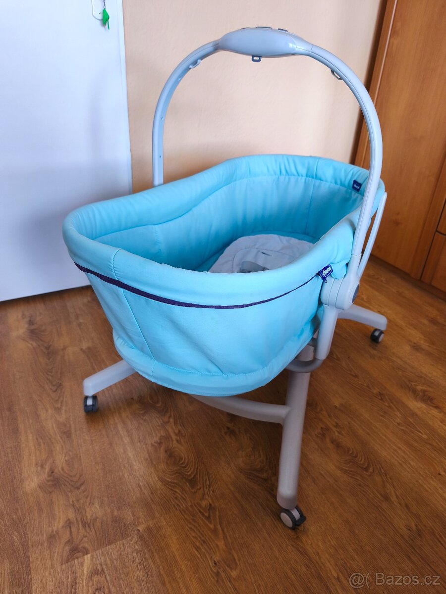 Chicco baby hug 5v1 - Postýlka,kolébka,lehátko,židle