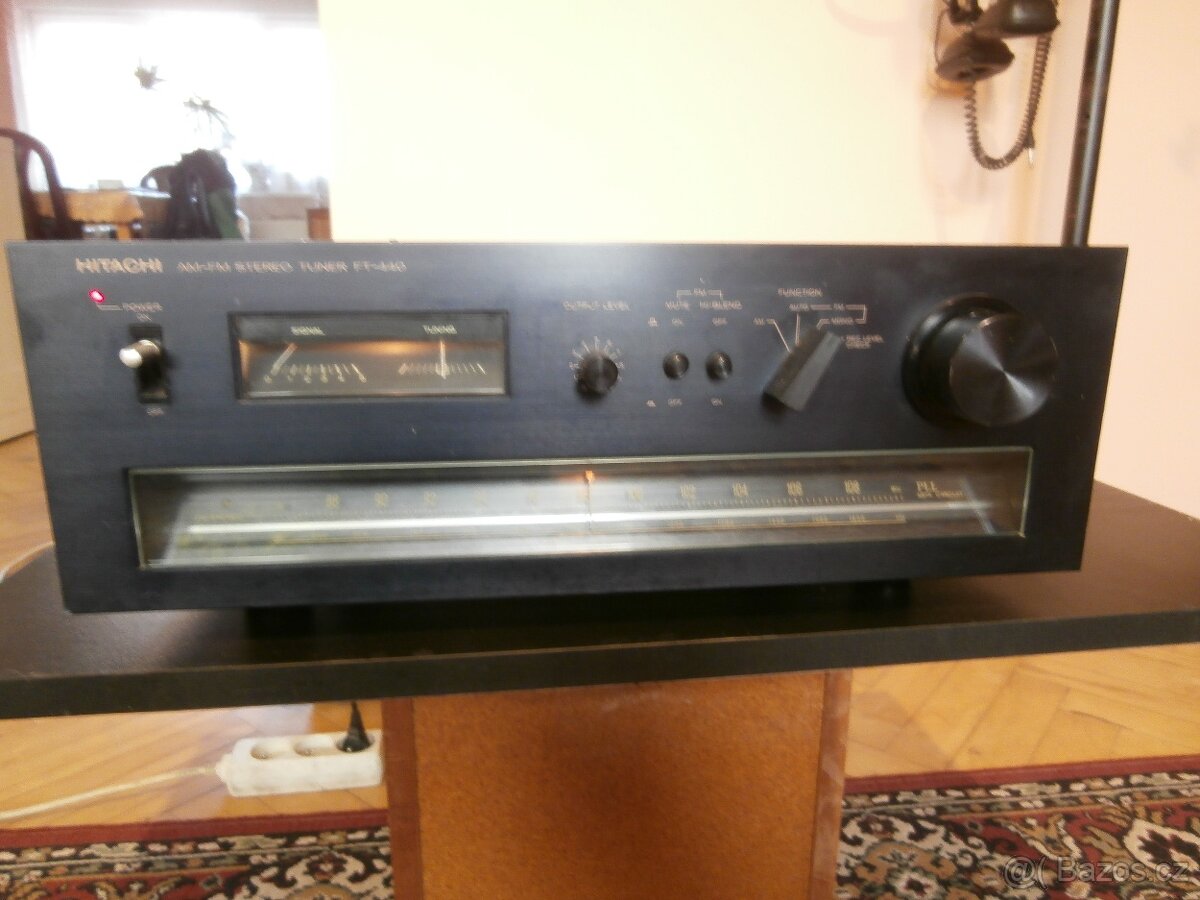 Tuner HITACHI FT - 440