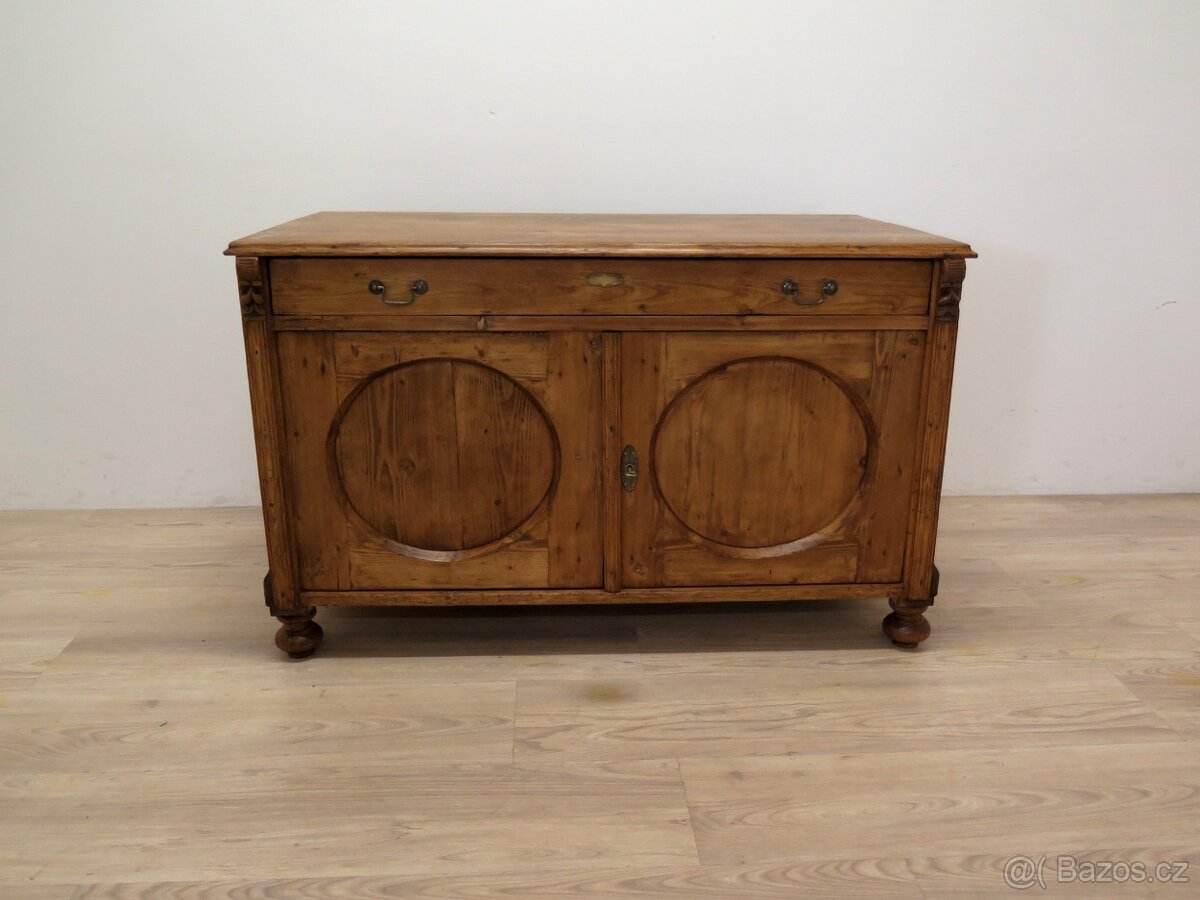 Stará stylová komoda - originál po renovaci